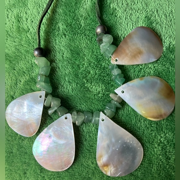 Mother of Pearl & Jade Shell Necklace - Picture 2 of 4
